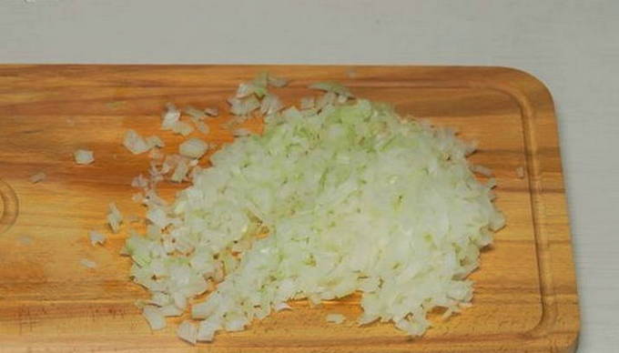 Ленивые голубцы с рисом и фаршем в томатно-сметанном соусе в духовке
