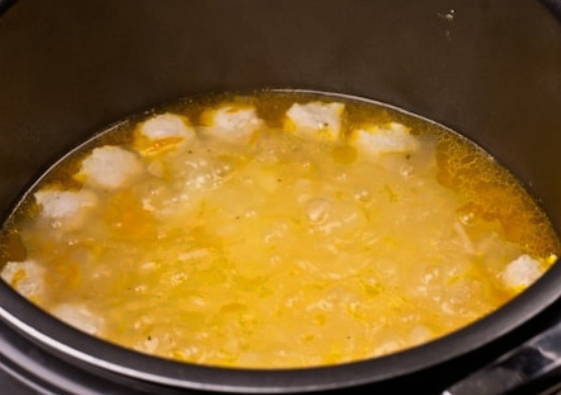 Суп с фрикадельками и вермишелью в мультиварке