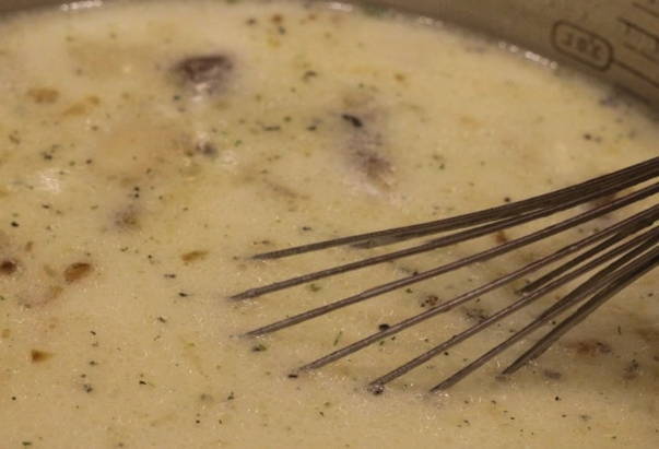 Суп из замороженных белых грибов с картофелем