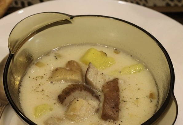 Суп из замороженных белых грибов с картофелем