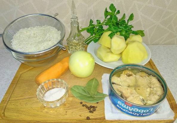 Рыбный суп из консервов горбуши с рисом