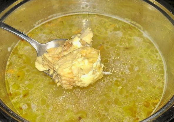 Рыбный суп из консервов горбуши с рисом