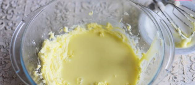 Крем для выравнивания бисквитного торта с творожным сыром