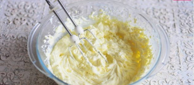 Крем для выравнивания бисквитного торта с творожным сыром