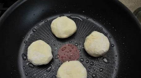 Сырники без яиц на сковороде