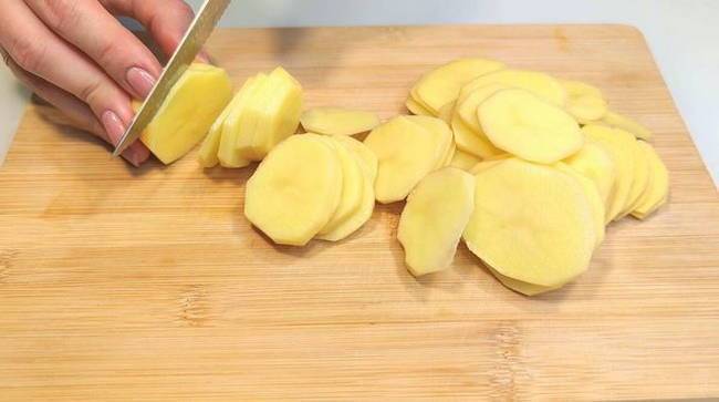 Путассу с картошкой в духовке
