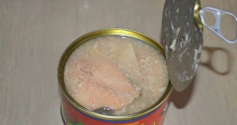 Рыбный суп из консервов горбуши с пшеном