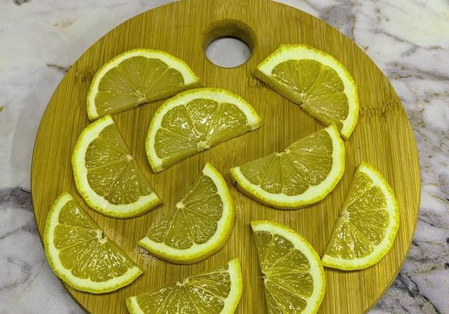 Судак целиком с лимоном в духовке
