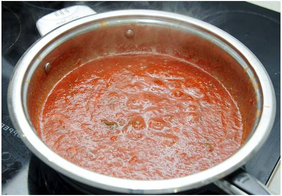 Тефтели в томатном соусе с подливкой в духовке