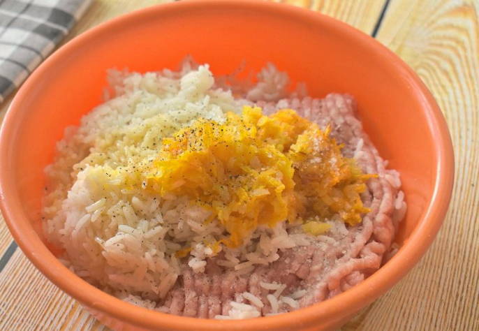 Фаршированные перцы с фаршем, рисом и томатной пастой рецепт в кастрюле