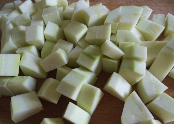 Тушеные кабачки с картошкой на сковороде