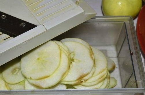 Как сушить яблоки в электросушилке
