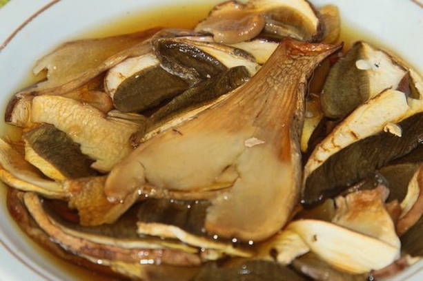 Рыбный суп с сушеными лесными грибами