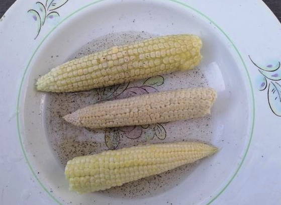 Кукуруза в фольге на мангале