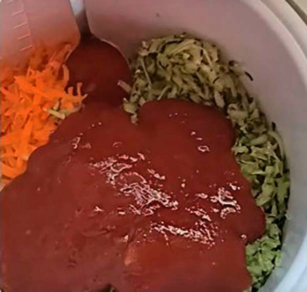 Рассольник с перловкой, огурцами и томатной пастой без стерилизации на зиму