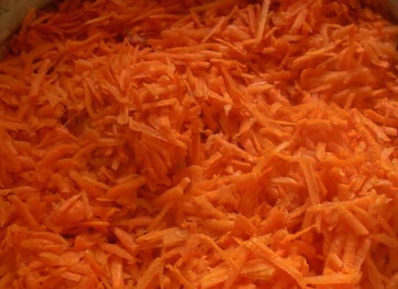 Салат из помидоров, риса и моркови на зиму