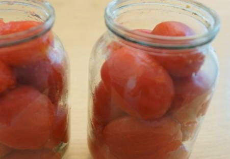 Очищенные помидоры в собственном соку на зиму