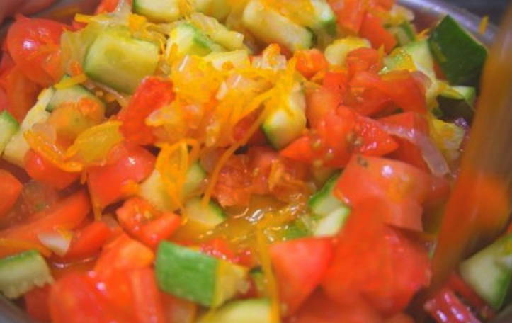 Салат из кабачков с помидорами, морковкой, перцем и луком на зиму без стерилизации