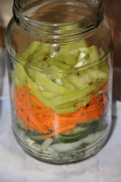 Салат ассорти из овощей с капустой на зиму