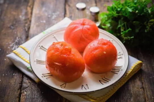 Сырая аджика из помидор и чеснока без варки на зиму