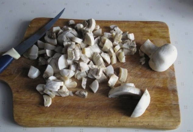 Кабачковые рулетики с грибами