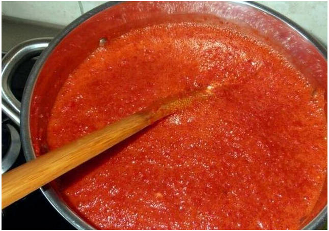 Простой кетчуп из помидоров без уксуса на зиму