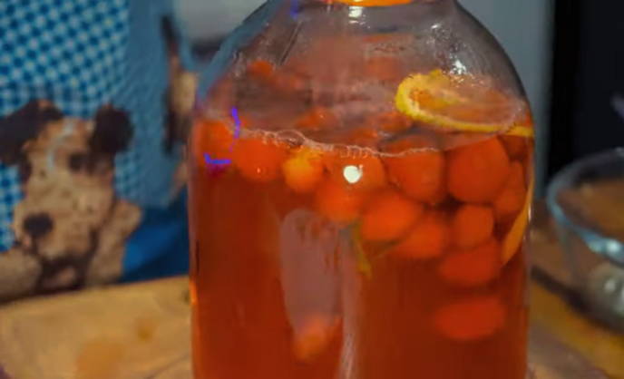 Компот из клубники с мятой и лимоном на 3 литра на зиму
