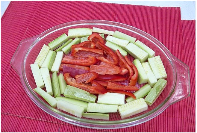 Теплый салат из кабачков и помидоров