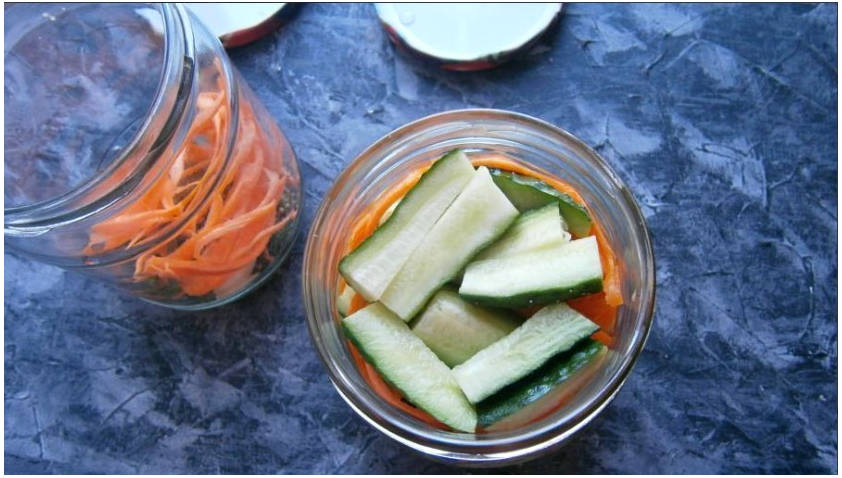 Огурцы по-корейски с морковью на зиму