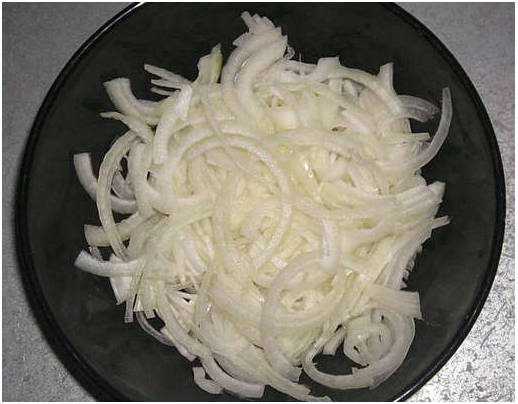 Кабачки с фасолью на сковороде