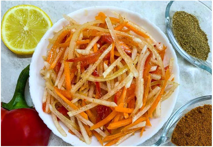 Салат из редьки и моркови с маслом