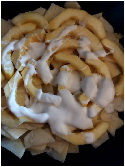Запеканка из кабачков и картофеля на сковороде