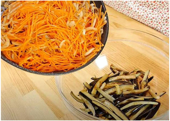 Баклажаны с морковкой по-корейски