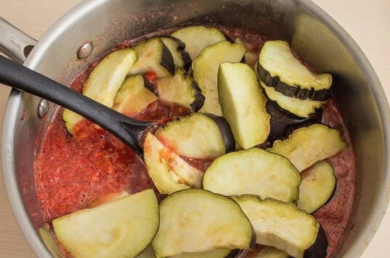 Баклажаны «Тещин язык» с чесноком, помидорами и перцем на зиму