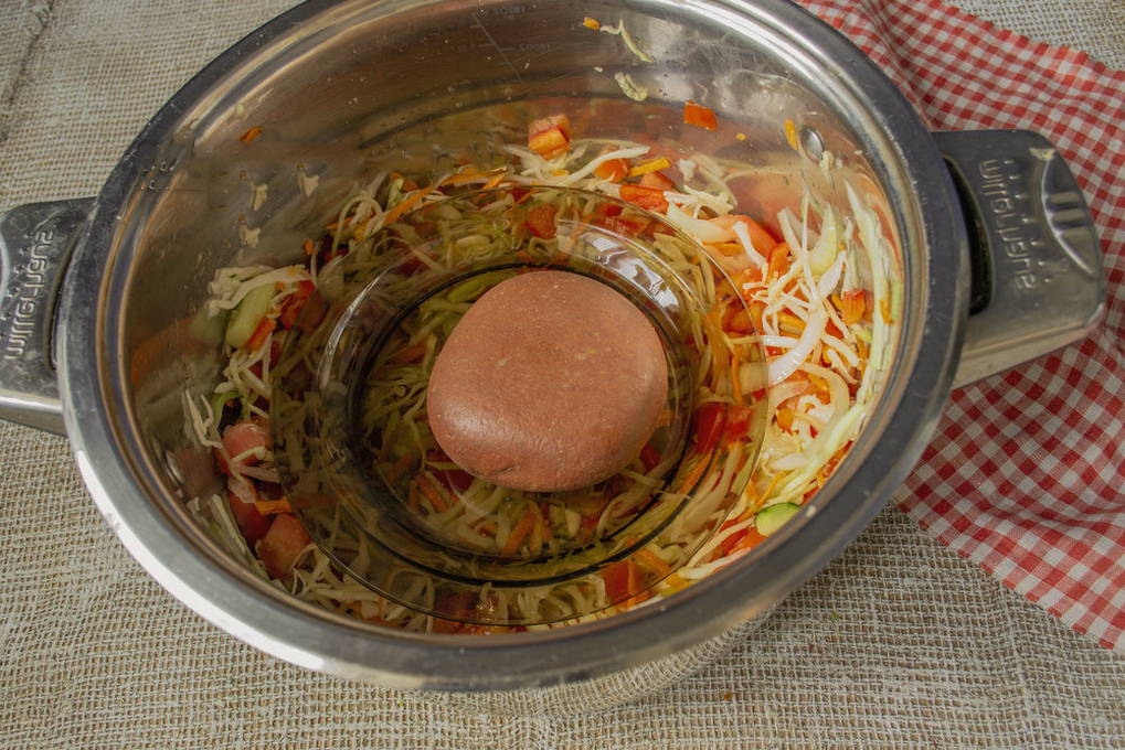 Салат «Генеральский» из овощей с капустой на зиму