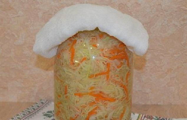 Квашеная капуста с морковью без стерилизации на зиму в банках