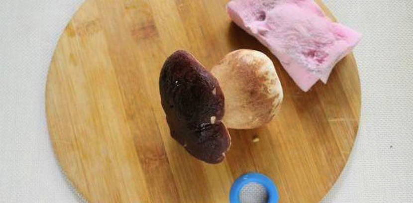 Сушеные белые грибы в электрической духовке