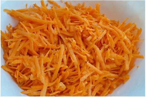 Салат из кабачков с помидорами, перцем, морковью и луком «Пальчики оближешь» на зиму
