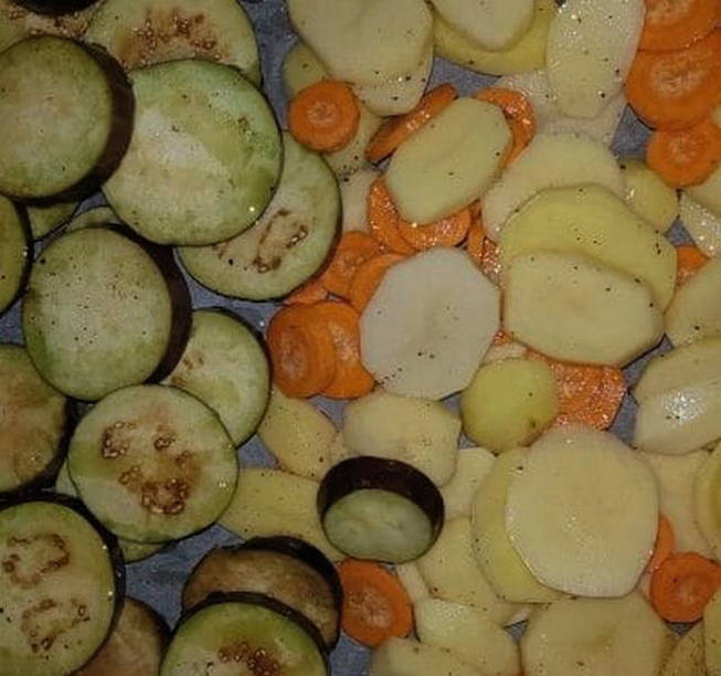 Как нарезать овощи для запекания