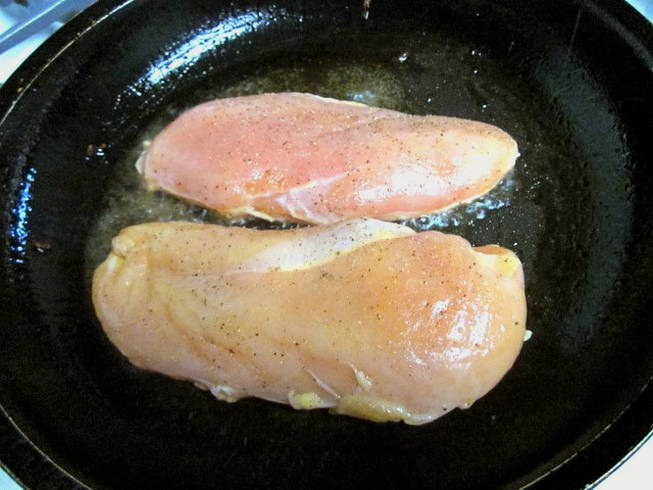 Рецепт приготовления куриной грудки на сковороде быстро и вкусно с фото пошагово в домашних условиях