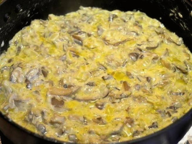 Жульен на сковороде с грибами и курицей и сливками рецепт с фото пошагово с фото