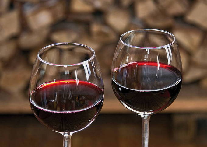 Вино из черноплодной рябины: рецепты классического или пряного домашнего вина