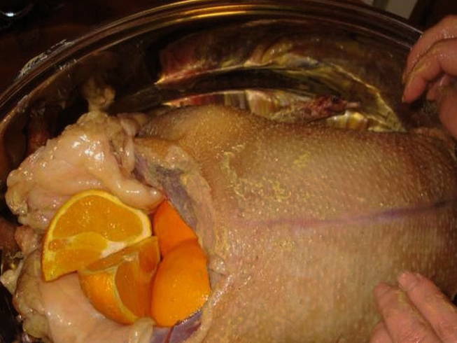 Как мариновать гуся для запекания в духовке целиком рецепт с фото пошагово