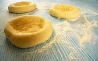 Ватрушки с творогом из дрожжевого теста Ватрушки с творогом из дрожжевого теста
