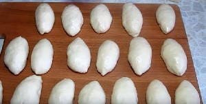Жареные пирожки с картошкой на сковороде Жареные пирожки с картошкой на сковороде