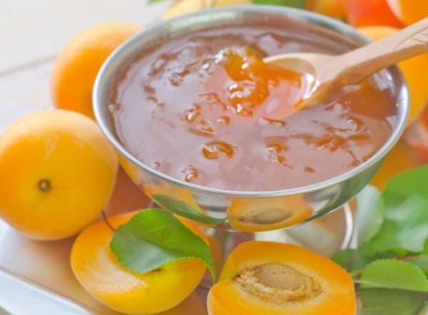 Черная смородина, протертая с сахаром, без варки на зиму Черная смородина, протертая с сахаром, без варки на зиму