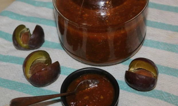 Ткемали из слив с карри