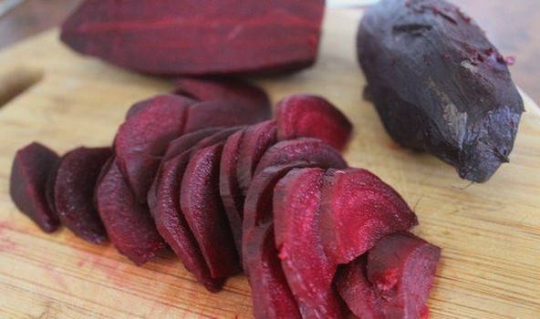 Салат из свеклы с сыром Фету