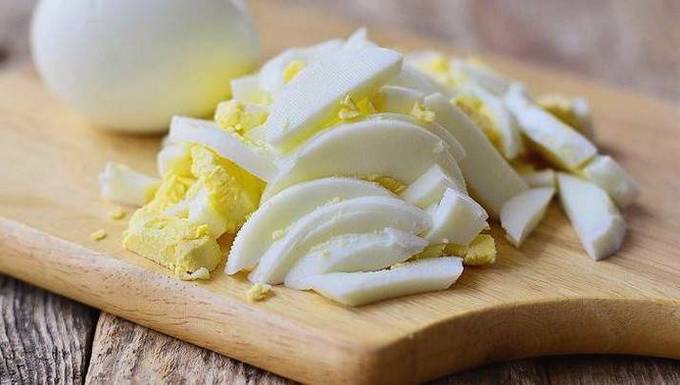 Салат с ветчиной и огурцом Салат с ветчиной и огурцом