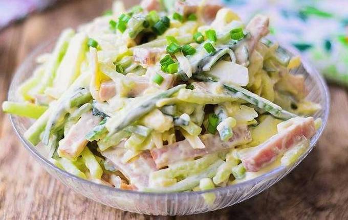 Салат с ветчиной и огурцом Салат с ветчиной и огурцом